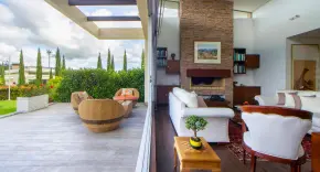 Seamless Indoor-Outdoor Integration